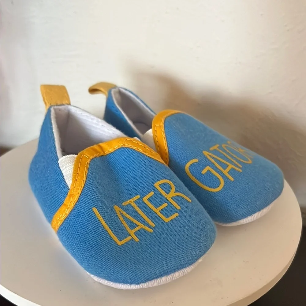 Duck Duck Goose Later Gator‎ Blue and Yellow Baby Shoes NWOT 3-6M